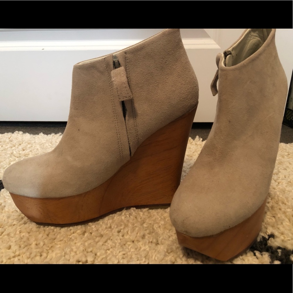 Platform wedge, suede heels